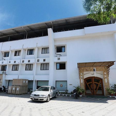 Hotel Super Townhouse Dona Castle Kollam Zewnętrze zdjęcie