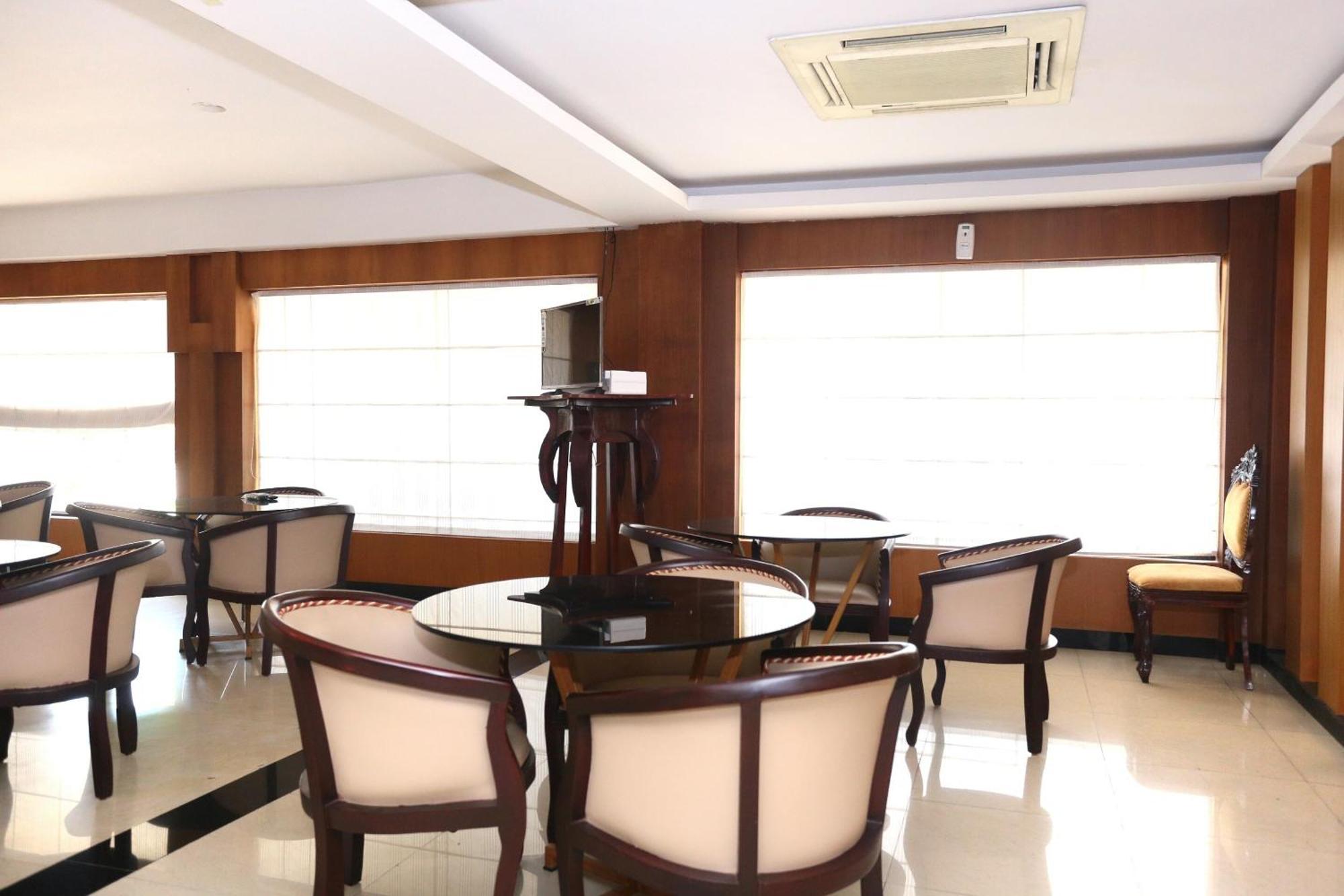 Hotel Super Townhouse Dona Castle Kollam Zewnętrze zdjęcie