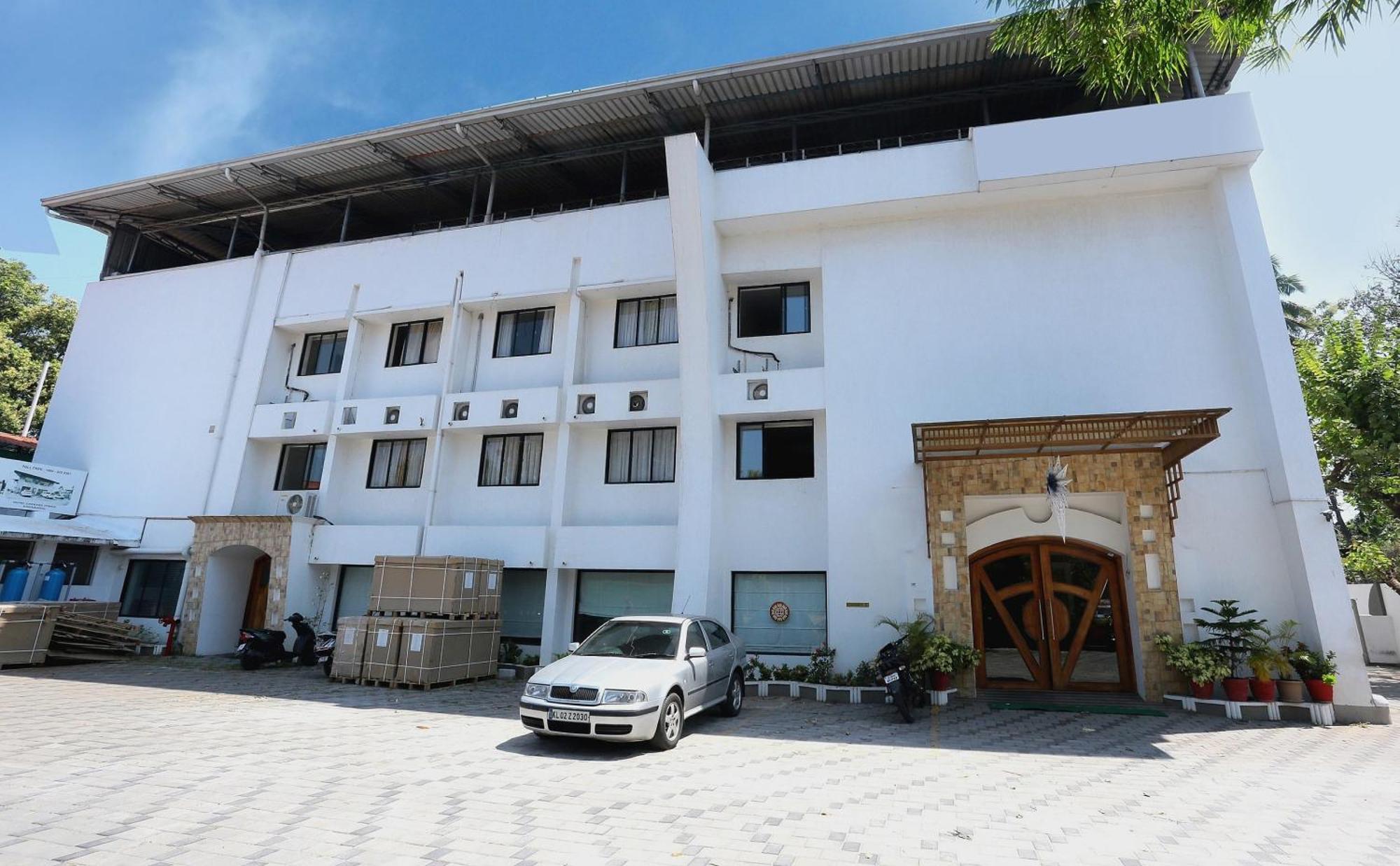 Hotel Super Townhouse Dona Castle Kollam Zewnętrze zdjęcie